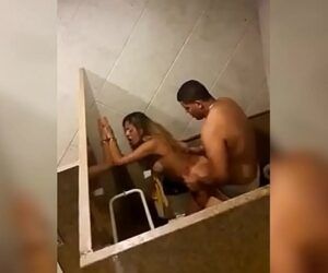 Flagras de sexo amador em banheiros